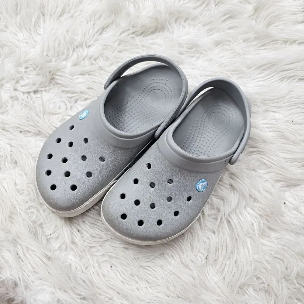Crocs Unisex Men’s 5/Women 7 Crocband Clogs Light Grey And White and Blue Stripe